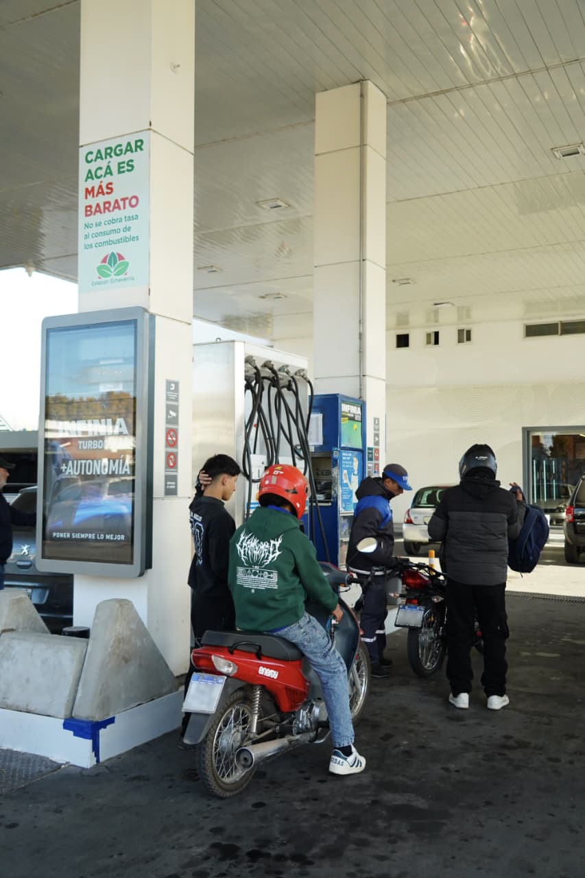 LAS ESTACIONES DE SERVICIO EN ESTEBAN ECHEVERRÍA VENDEN UN 20% MÁS POR LA ELIMINACIÓN DE LA TASA VIAL