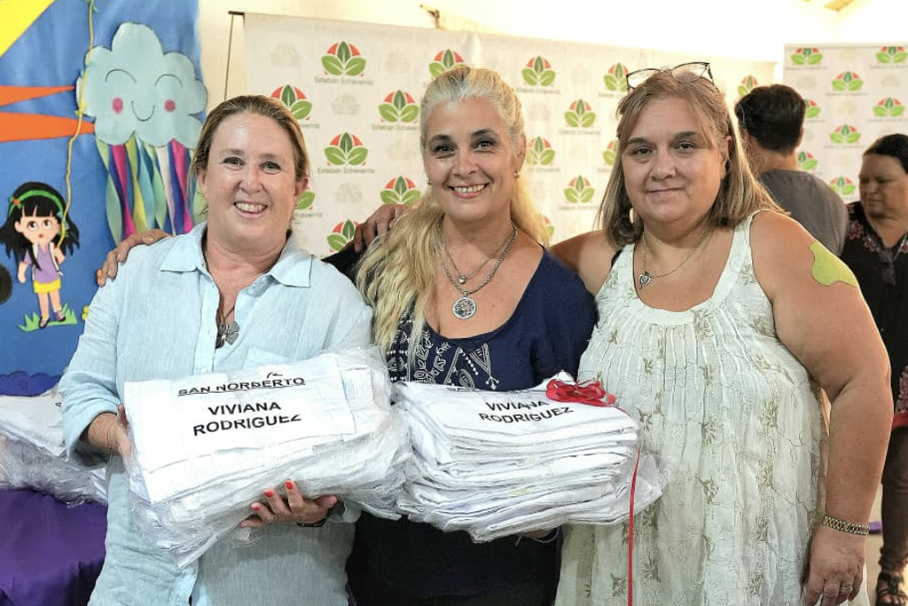 MONTE GRANDE SUR: EL MUNICIPIO ENTREGÓ 2.775 GUARDAPOLVOS PARA ESTUDIANTES DEL DISTRITO