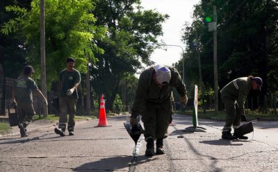 AVANZAN LOS TRABAJOS DE TOMADO DE JUNTAS EN LAS CALLES DE MONTE GRANDE