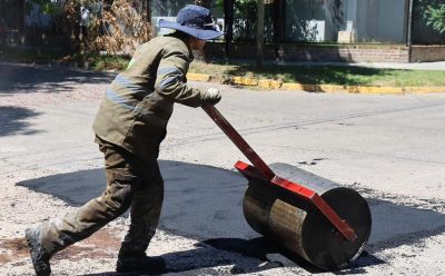 EL MUNICIPIO AVANZA CON LOS TRABAJOS DE BACHEO EN MONTE GRANDE