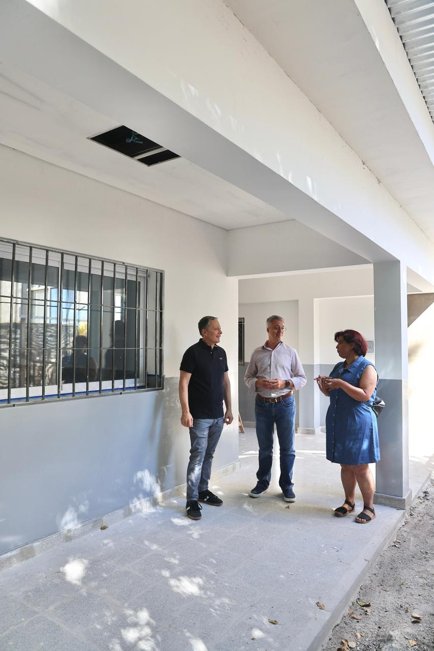 FERNANDO GRAY RECORRIÓ LAS OBRAS EN LA ESCUELA SECUNDARIA N° 18 DE MONTE GRANDE