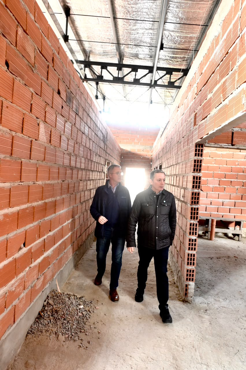 FERNANDO GRAY RECORRIÓ EL AVANCE DE LAS OBRAS EN EL POLO EDUCATIVO DE ESTEBAN ECHEVERRÍA