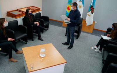 FERNANDO GRAY ENTREGÓ SUBSIDIOS A INSTITUCIONES EDUCATIVAS