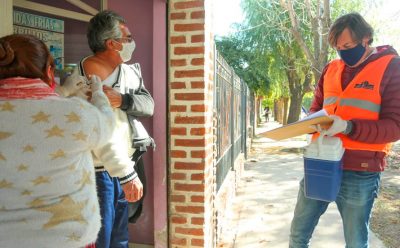 MÁS DE 400 VECINOS RECIBIERON HOY LA VACUNA ANTIGRIPAL