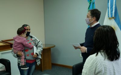 FERNANDO GRAY ENTREGÓ SUBSIDIOS A VECINAS Y VECINOS CON PROBLEMAS DE SALUD