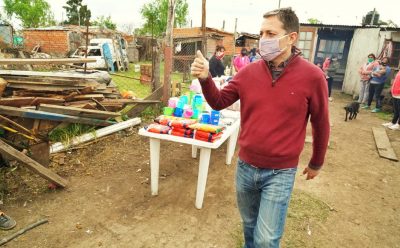 FERNANDO GRAY ENTREGÓ KITS DE COCINA Y ALIMENTOS EN  COMEDORES DE ESTEBAN ECHEVERRÍA