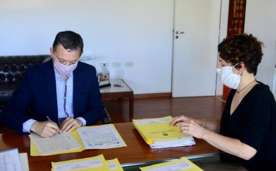 FERNANDO GRAY FIRMÓ LA INCORPORACIÓN DE UN ESPACIO VERDE PARA EL BARRIO LA MORITA