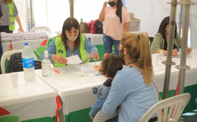 ENTREGA DE TARJETA ALIMENTAR EN MONTE GRANDE SUR