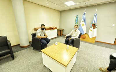 FERNANDO GRAY SE REUNIÓ CON EL PADRE DIEGO BARBOZA DE LA CAPILLA MEDALLA MILAGROSA