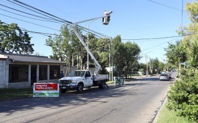 COLOCACIÓN DE ARTEFACTOS LED PARA POTENCIAR LA ILUMINACIÓN EN EL DISTRITO