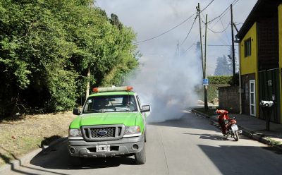 CONTINÚAN LOS OPERATIVOS DE FUMIGACIÓN EN EL DISTRITO
