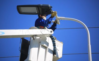 EL MUNICIPIO INICIÓ LA INSTALACIÓN DE LUCES LED EN CANNING