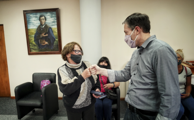 FERNANDO GRAY ENTREGÓ ANTEOJOS A VECINAS Y VECINOS