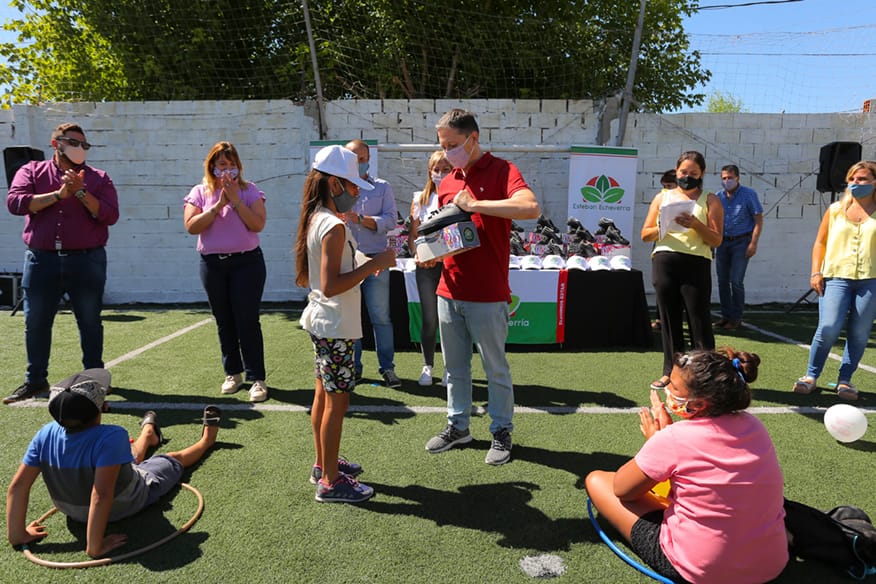 FERNANDO GRAY VISITÓ SEDE LOCAL DEL PROGRAMA VERANO ATR