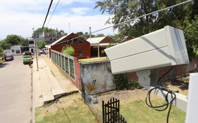 OPERATIVOS DE COLOCACIÓN DE CÁMARAS DE SEGURIDAD EN MONTE GRANDE SUR