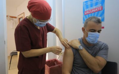 PERSONAL DE LA SALUD RECIBE LA SEGUNDA DOSIS DE LA VACUNA CONTRA EL COVID-19