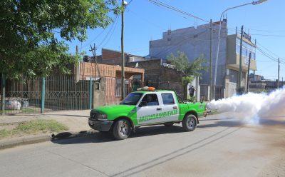 CONTINÚAN LOS OPERATIVOS DE FUMIGACIÓN EN ESTEBAN ECHEVERRÍA