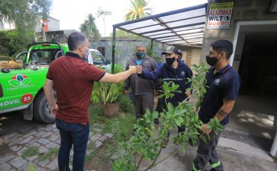 FERNANDO GRAY, JUNTO A EQUIPOS MUNICIPALES DE FUMIGACIÓN