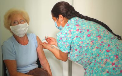 ESTEBAN ECHEVERRÍA SUPERÓ LAS 20 MIL DOSIS APLICADAS CONTRA EL COVID-19