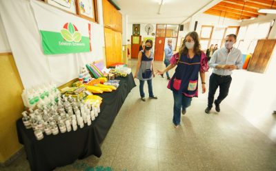 FERNANDO GRAY RECORRIÓ INSTITUCIONES EDUCATIVAS Y UN CENTRO DE VACUNACIÓN EN MONTE GRANDE CENTRO