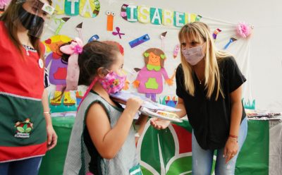 EL MUNICIPIO ENTREGÓ PINTORCITOS Y KITS ESCOLARES EN MONTE GRANDE SUR