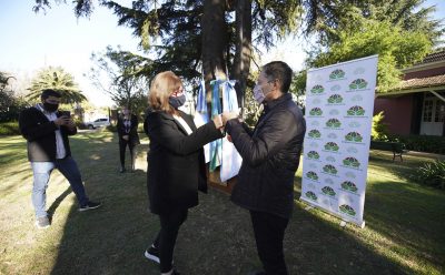 FERNANDO GRAY FIRMÓ DECRETOS DE RECATEGORIZACIÓN DEL PERSONAL DE SALUD