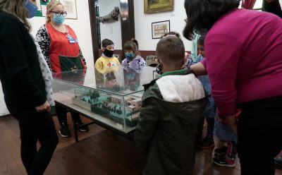 CHICAS Y CHICOS DEL CAI EL JAGÜEL VISITARON EL MUSEO HISTÓRICO MUNICIPAL LA CAMPANA