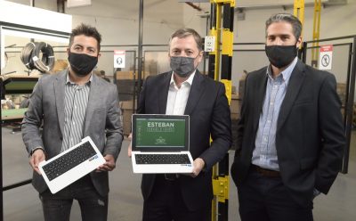 FERNANDO GRAY RECORRIÓ LA EMPRESA DONDE SE ENSAMBLAN NETBOOKS PARA ESTUDIANTES DE ESTEBAN ECHEVERRÍA