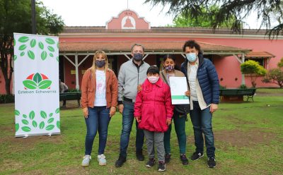 FERNANDO GRAY ENTREGÓ 100 BOLETOS DE COMPRAVENTA