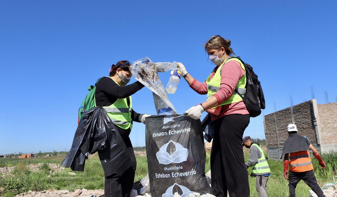 JORNADA DE LIMPIEZA EN LA RESERVA NATURAL LAGUNA DE ROCHA