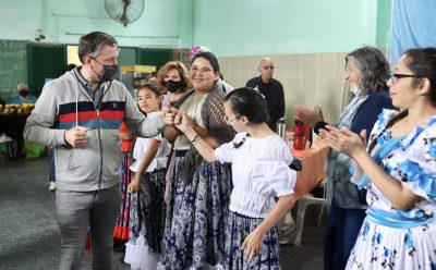 FERNANDO GRAY JUNTO A INSTITUCIONES SOCIALES DE ESTEBAN ECHEVERRÍA