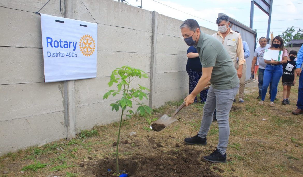 FERNANDO GRAY RECORRIÓ EL AVANCE DE LAS OBRAS DE LA ESCUELA HOGAR EVITA