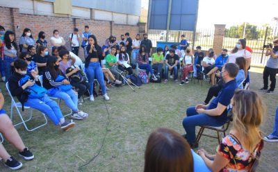FERNANDO GRAY DIALOGÓ CON JÓVENES DE CENTROS DE ESTUDIANTES