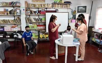 COMENZARON LAS JORNADAS DE VACUNACIÓN CONTRA EL COVID-19 EN ESCUELAS PRIMARIAS
