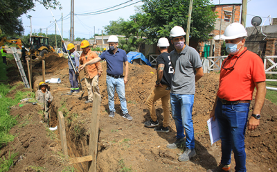 FERNANDO GRAY RECORRIÓ LA OBRA DE RED CLOACAL EN EL JAGÜEL