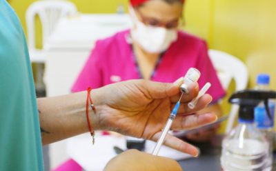 EL MUNICIPIO DE ESTEBAN ECHEVERRÍA AVANZA CON LA CAMPAÑA DE VACUNACIÓN CONTRA EL COVID-19