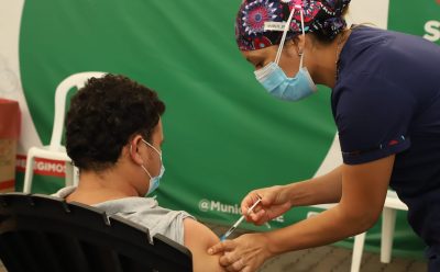 EN ESTEBAN ECHEVERRÍA, AVANZA LA CAMPAÑA DE VACUNACIÓN CONTRA EL COVID-19