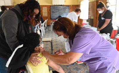 AVANZA LA VACUNACIÓN CONTRA EL COVID-19 EN ESCUELAS DEL DISTRITO