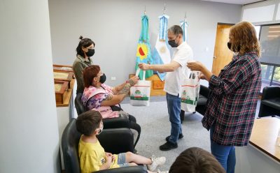 FERNANDO GRAY ENTREGÓ SUBSIDIOS A FAMILIAS DE ESTEBAN ECHEVERRÍA