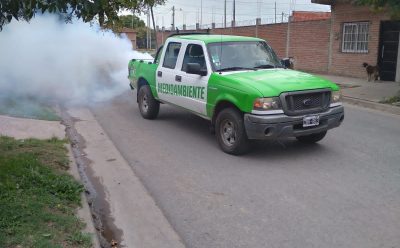 CONTINÚAN LAS TAREAS DE FUMIGACIÓN EN MONTE GRANDE, 9 DE ABRIL Y EL JAGÜEL