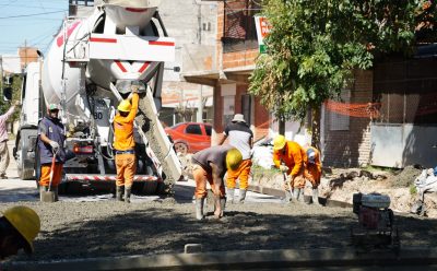 TAREAS DE PAVIMENTACIÓN EN DISTINTAS LOCALIDADES DEL MUNICIPIO