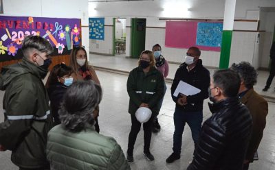 FERNANDO GRAY RECORRIÓ LAS OBRAS DE REMODELACIÓN DE LA ESCUELA PRIMARIA N.° 56