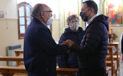 FERNANDO GRAY JUNTO CON LA COMUNIDAD DE LA IGLESIA SAN JORGE