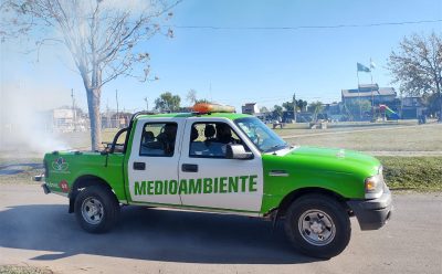 CUADRILLAS MUNICIPALES FUMIGAN DISTINTOS BARRIOS DE ESTEBAN ECHEVERRÍA