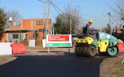 FERNANDO GRAY SUPERVISÓ UNA OBRA DE ASFALTO EN 9 DE ABRIL