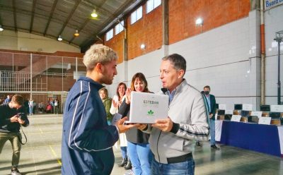 DURANTE 2022, FERNANDO GRAY ENTREGÓ 2.177 NETBOOKS A ESTUDIANTES