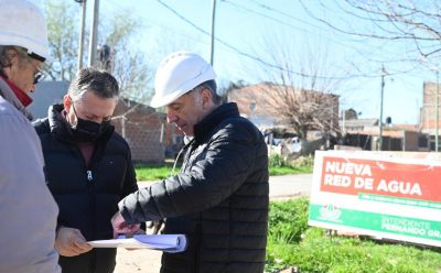 FERNANDO GRAY RECORRIÓ LA OBRA DE EXTENSIÓN DE LA RED DE AGUA POTABLE EN MONTE GRANDE SUR