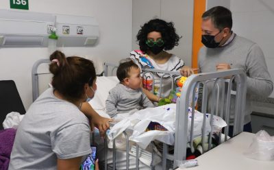 FERNANDO GRAY ENTREGÓ JUGUETES A NIÑAS Y NIÑOS DEL HOSPITAL MUNICIPAL SANTAMARINA