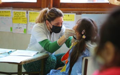 ESTEBAN ECHEVERRÍA SONRÍE EN JARDINES DE INFANTES