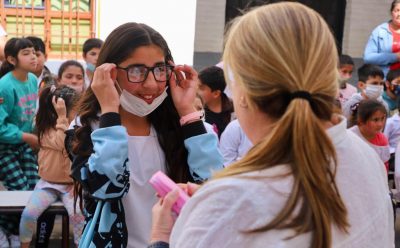 EL MUNICIPIO ENTREGÓ LENTES A CHICAS Y CHICOS DE ESCUELAS PRIMARIAS DE EL JAGÜEL Y MONTE GRANDE
